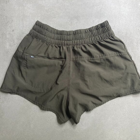 Vuori Women's Dash Short - Picture 4 of 4